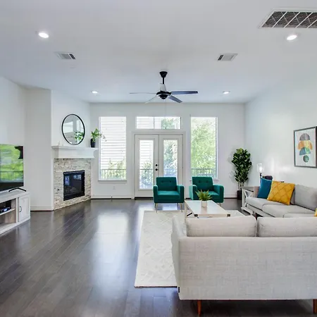Elegant 3Br 3,5Ba Holiday Home With Private Pool